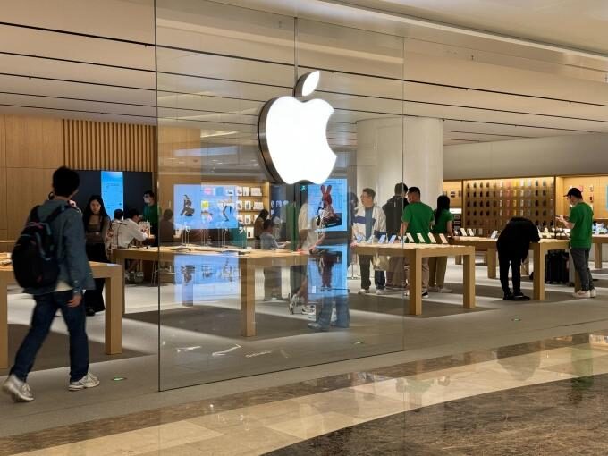 Cửa hàng Apple Store tại Vũ Hán, Trung Quốc